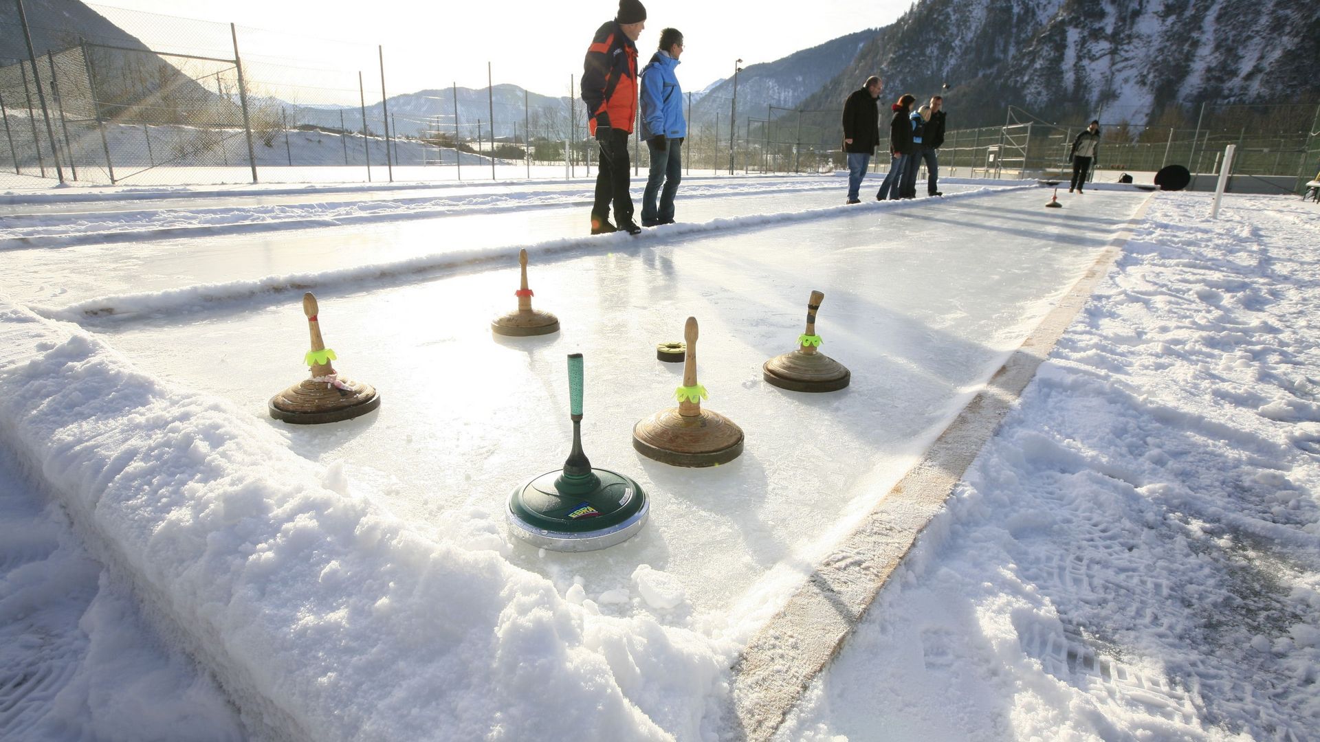 Curling rink – adventure holidays in Austria in winter